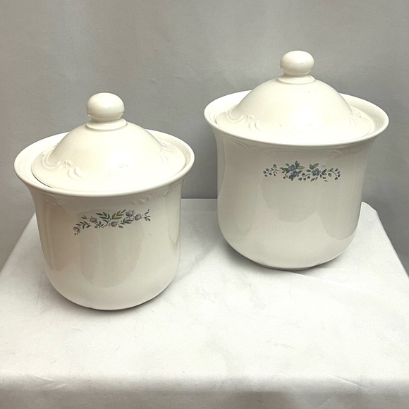 Pfaltzgraff Ceramic Canisters with Lids Floral Pattern Set of 2 Vintage USA - Picture 1 of 10